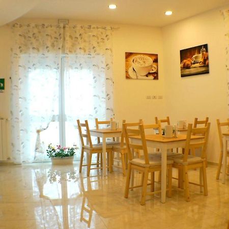 La Lanterna Sul Como Civitavecchia Kültér fotó